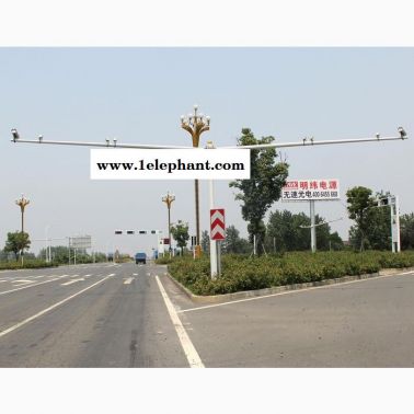 監(jiān)控?zé)魲U道路交通標(biāo)志桿