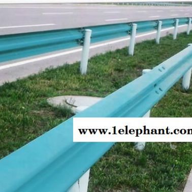 道路橋梁駕校高速公路波形護(hù)欄 廠家現(xiàn)貨直供 鍍鋅鋼三波二波護(hù)欄