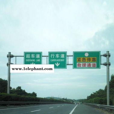 監(jiān)控桿設(shè)計標志桿廠家電話