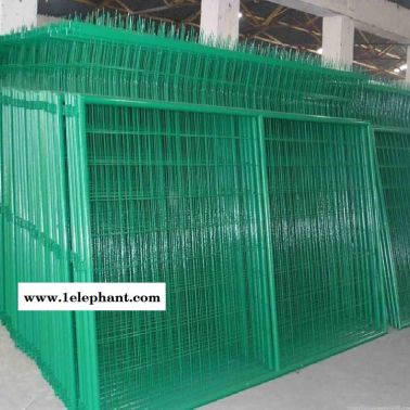 長(zhǎng)治市雙邊絲護(hù)欄網(wǎng)邊框護(hù)欄網(wǎng)公路護(hù)欄網(wǎng)鐵路護(hù)欄網(wǎng)刺繩網(wǎng)廠家