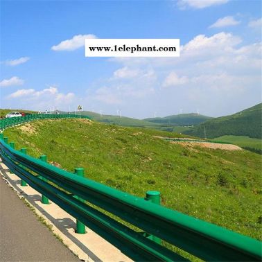 國標(biāo)波形護(hù)欄防撞鄉(xiāng)村高速公路省道市政道路熱鍍鋅波形梁護(hù)欄廠家
