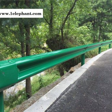 四川廣元劍閣縣熱鍍鋅噴塑波形梁護(hù)欄板報(bào)價(jià)