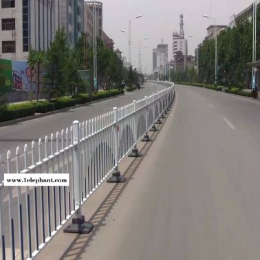 河南公園隔離欄草坪護欄廠家交通設施護欄道路護欄防撞欄