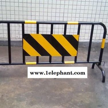 西安鐵馬，西安鐵馬圍欄，交通安全可移動(dòng)隔離鐵馬護(hù)欄找明通交通設(shè)施廠