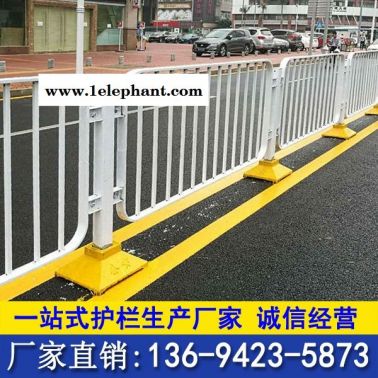 供應(yīng)機(jī)動(dòng)車道防護(hù)欄 肇慶交通防護(hù)欄 公路隔離欄 路側(cè)護(hù)欄/護(hù)欄網(wǎng)