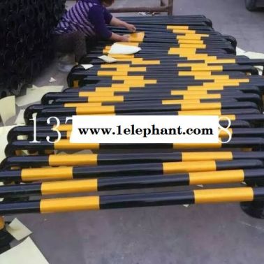 供應(yīng)江蘇蘇州停車場(chǎng)U型鋼管護(hù)欄生產(chǎn)廠家創(chuàng)世