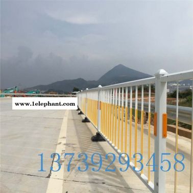 西藏交通安全防撞隔離欄創(chuàng)世出廠市政護(hù)欄質(zhì)量好