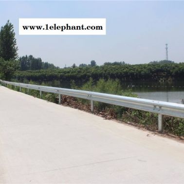 天津市東麗區(qū)波形護(hù)欄板價(jià)格