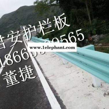 云南國標三波波形護欄板，熱鍍鋅銀白色護欄價格